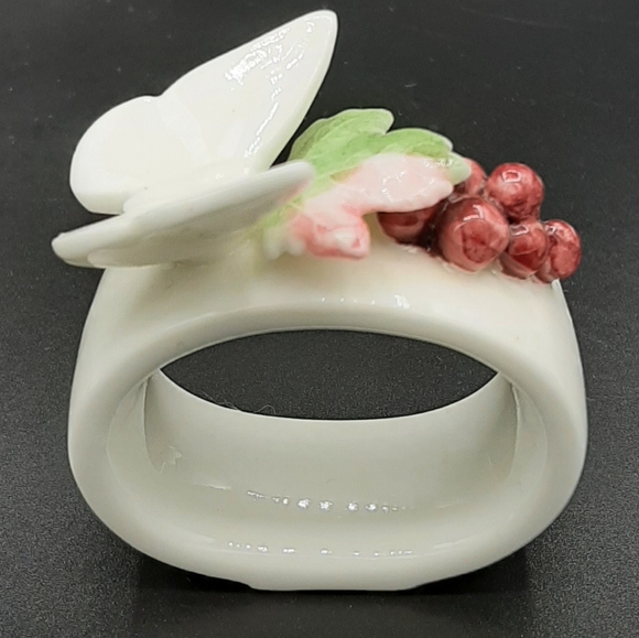 Vintage Napkin Ring Holders Butterfly & Grapes Set of 4 Bone China Japan - Picture 3 of 8